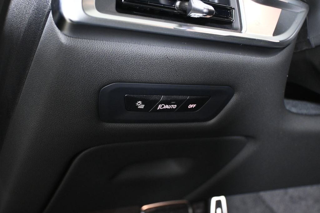 New 2026 Black Sapphire Metallic BMW xDrive40i image 26