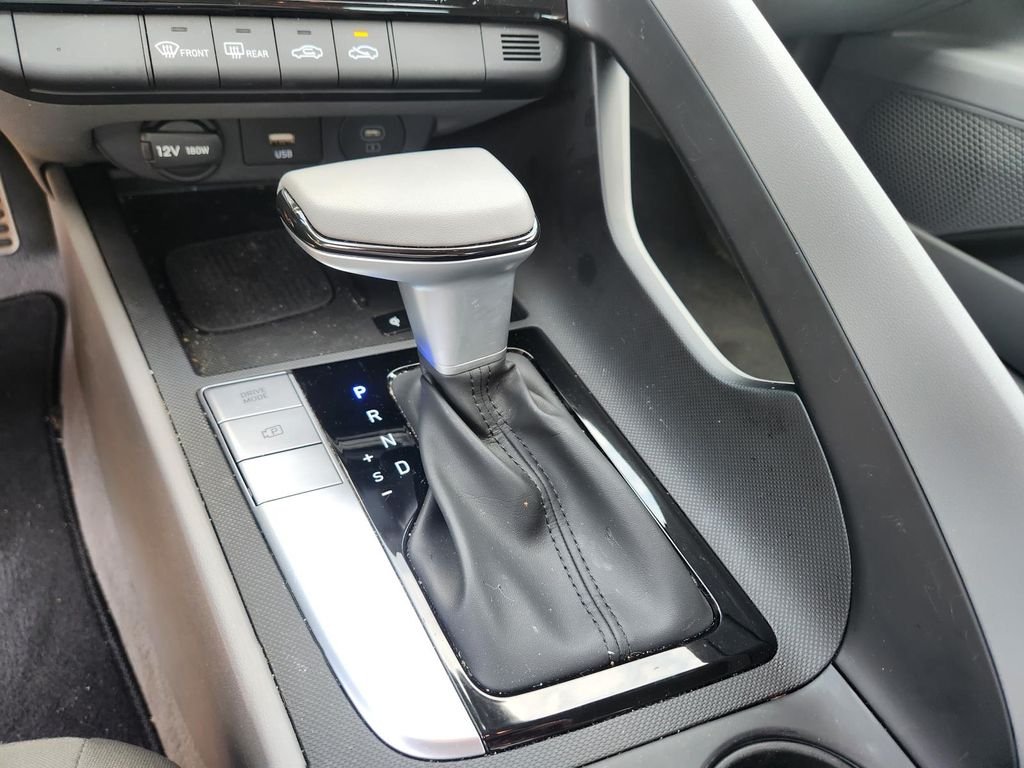 Used 2026 White Hyundai SEL Sport image 19
