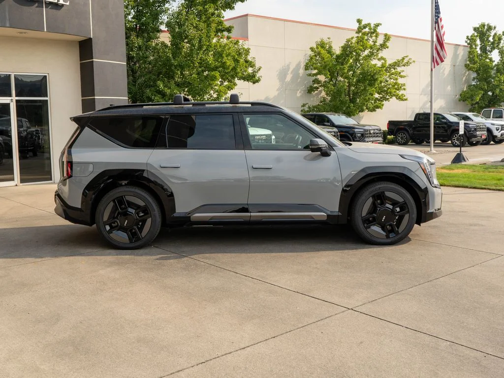 New 2026 Wolf Gray / Black Roof Kia GT-Line AWD image 8