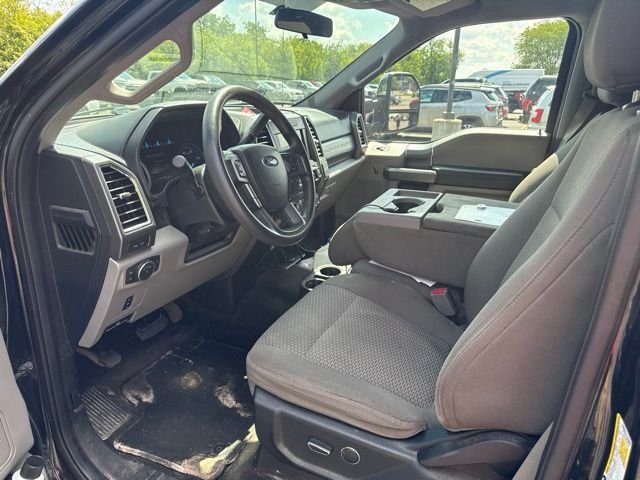 Used 2017 Shadow Black Ford XLT image 8