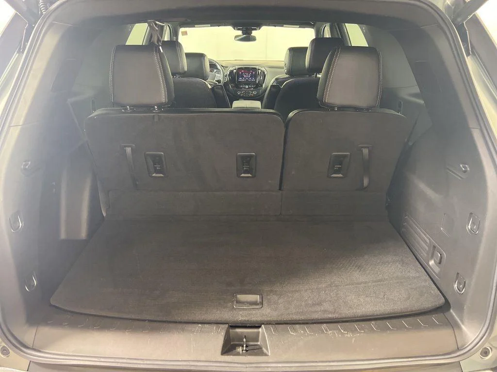 Used 2023 Silver Sage Chevrolet LT image 22