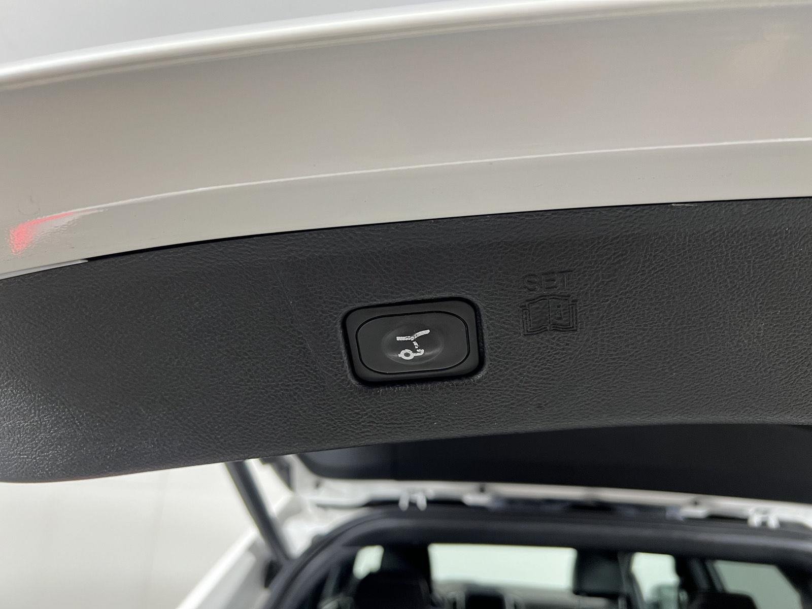 Used 2023 Star White Metallic Tri-Coat Ford ST image 8