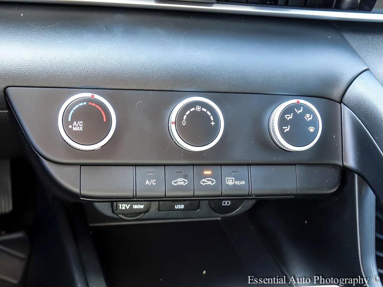 Used 2025 Fluid Metal Hyundai SE image 14