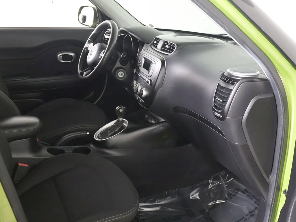 Used 2014 Green Kia Base image 18