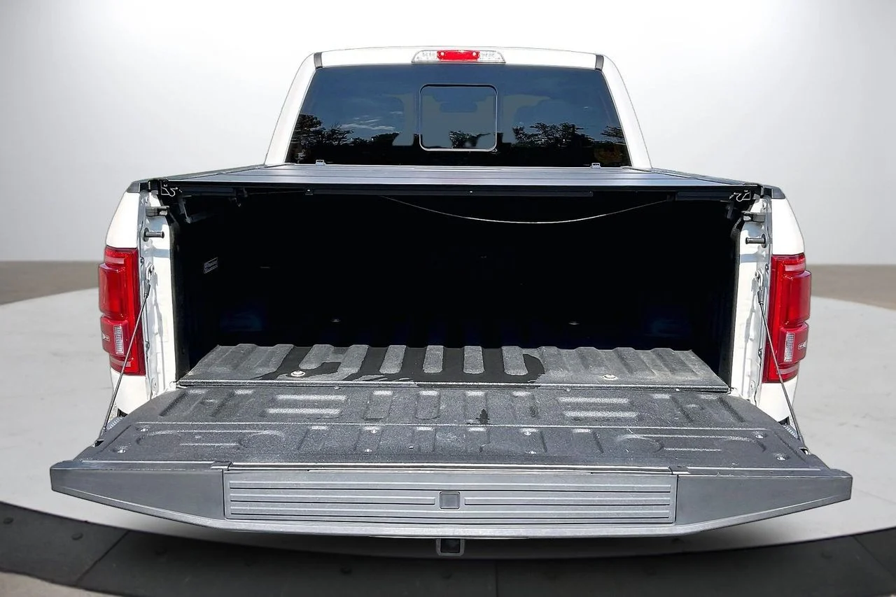 Used 2016 White Ford King Ranch image 28