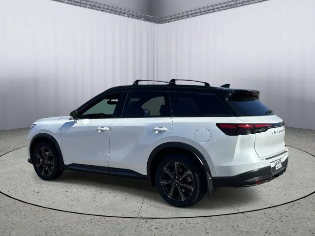 New 2027 2T RAD WHT INFINITI Autograph AWD image 7