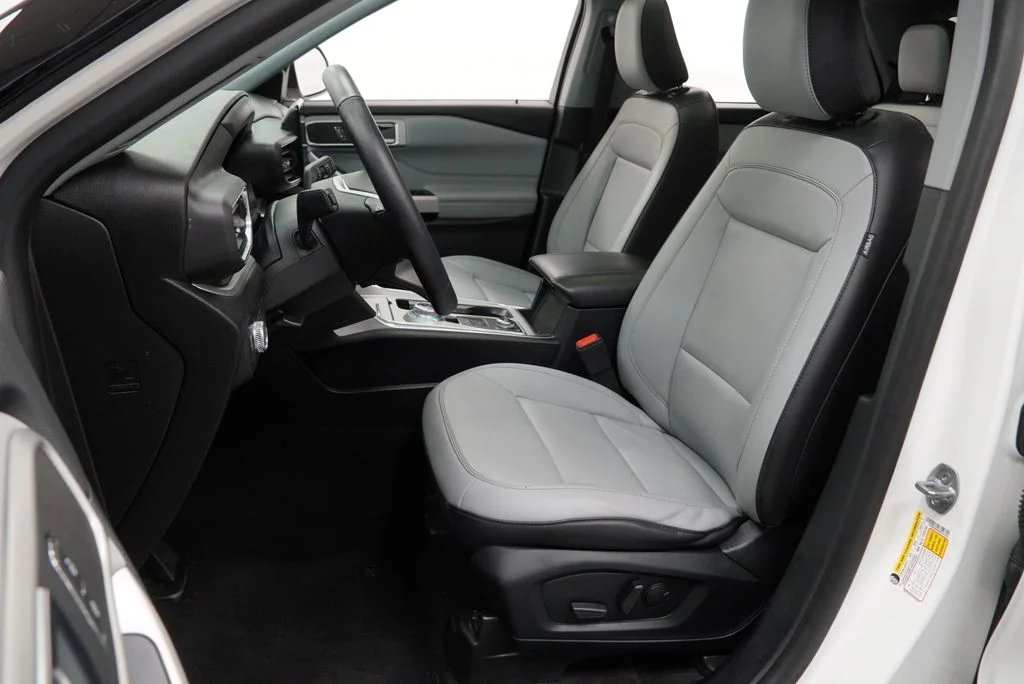 Used 2021 White Ford XLT image 17