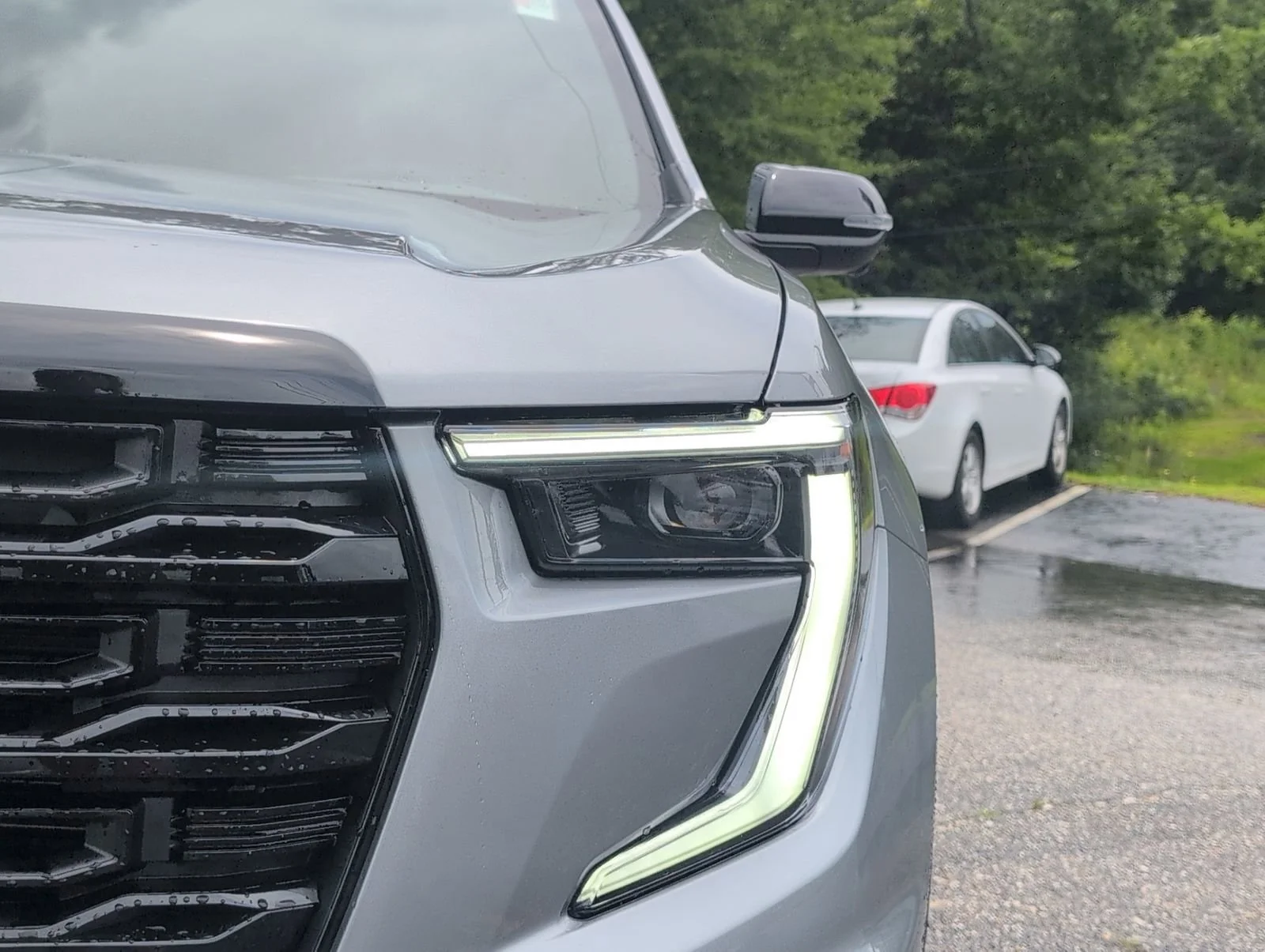 New 2026 Sterling Metallic GMC Elevation image 12