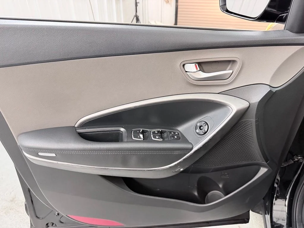 Used 2017 Black Hyundai 2.4 Base image 11