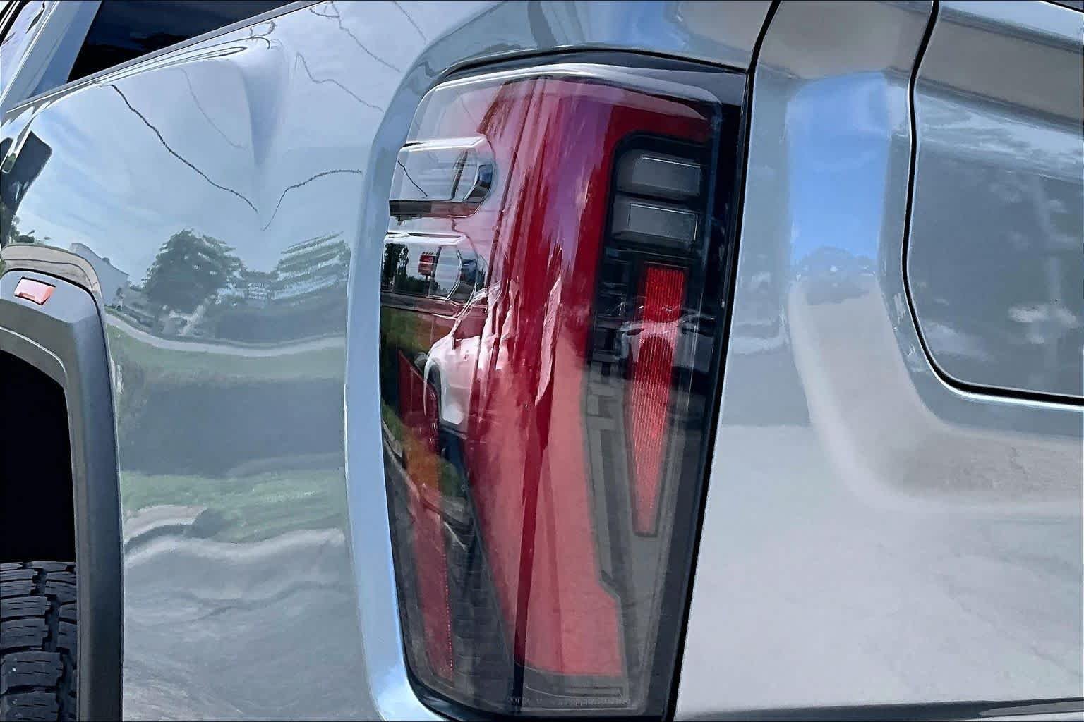 Used 2024 Sterling Metallic GMC AT4 image 29