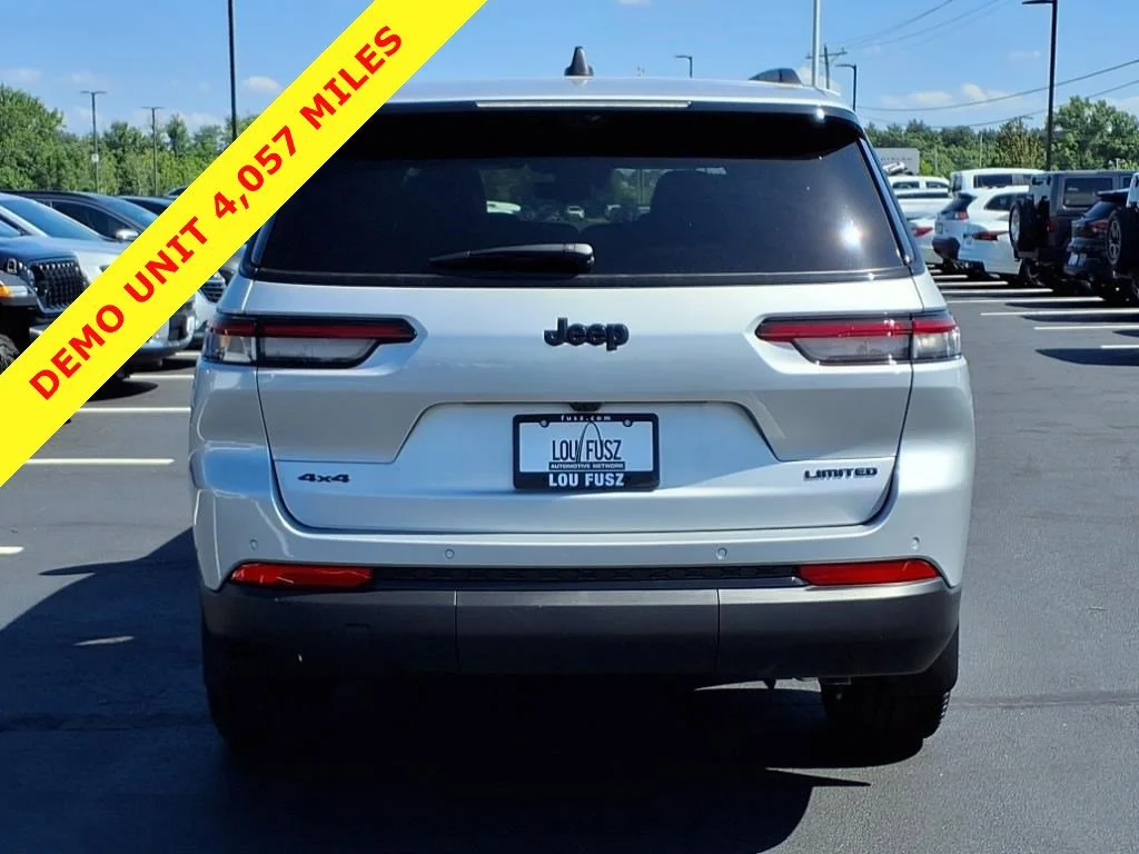 New 2025 Silver Zynith Exterior Paint Jeep Limited image 22