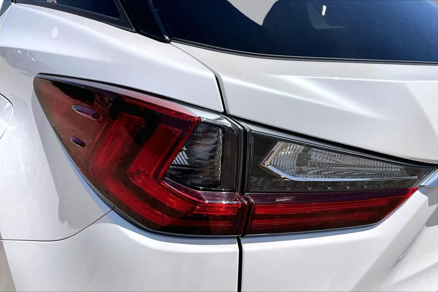Used 2020 Eminent White Pearl Lexus  image 29