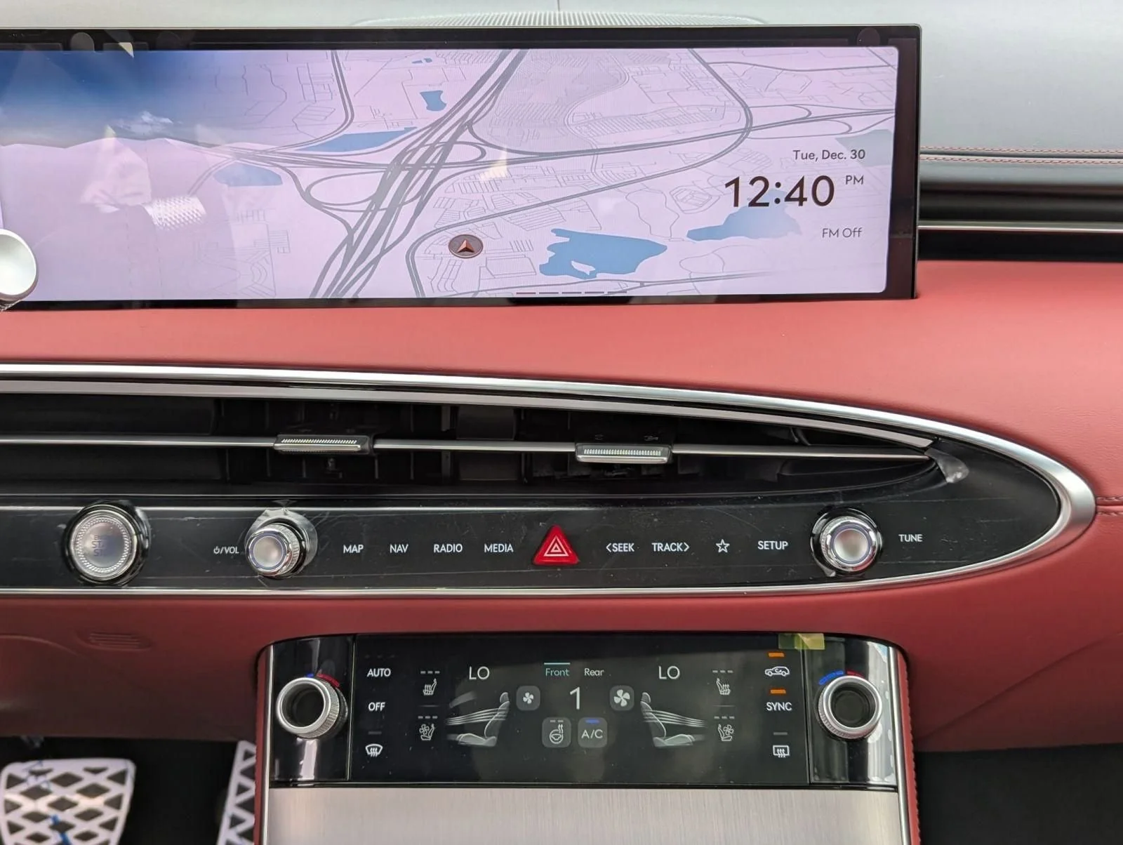 2026 GENESIS GV70 Sport Advanced - Photo 10