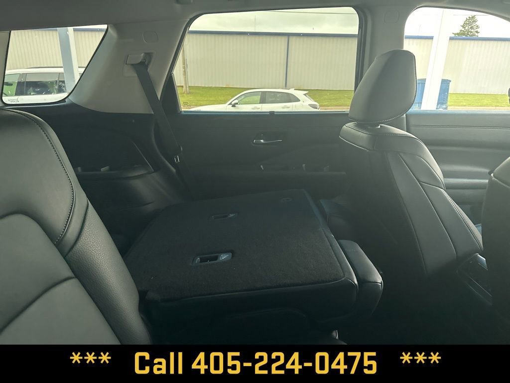 Used 2025  Nissan SL image 45