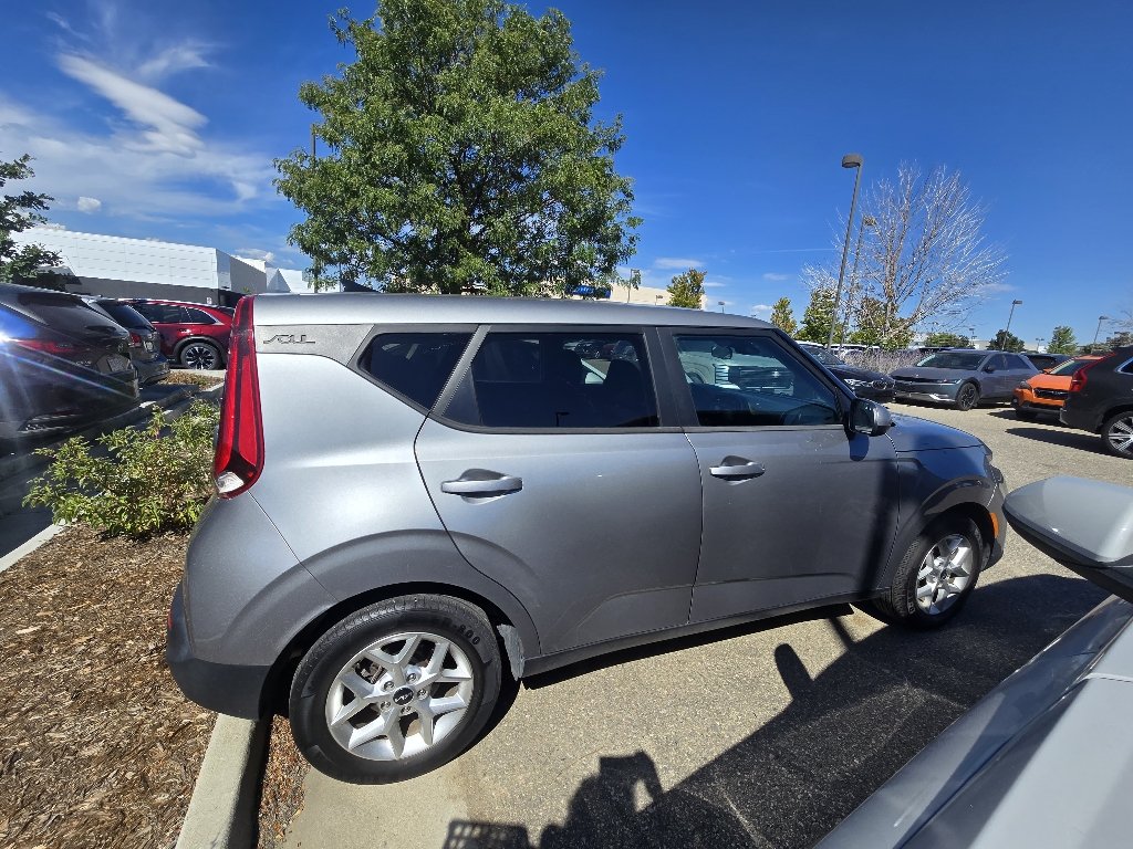 Used 2022 Steel Gray Kia LX image 7