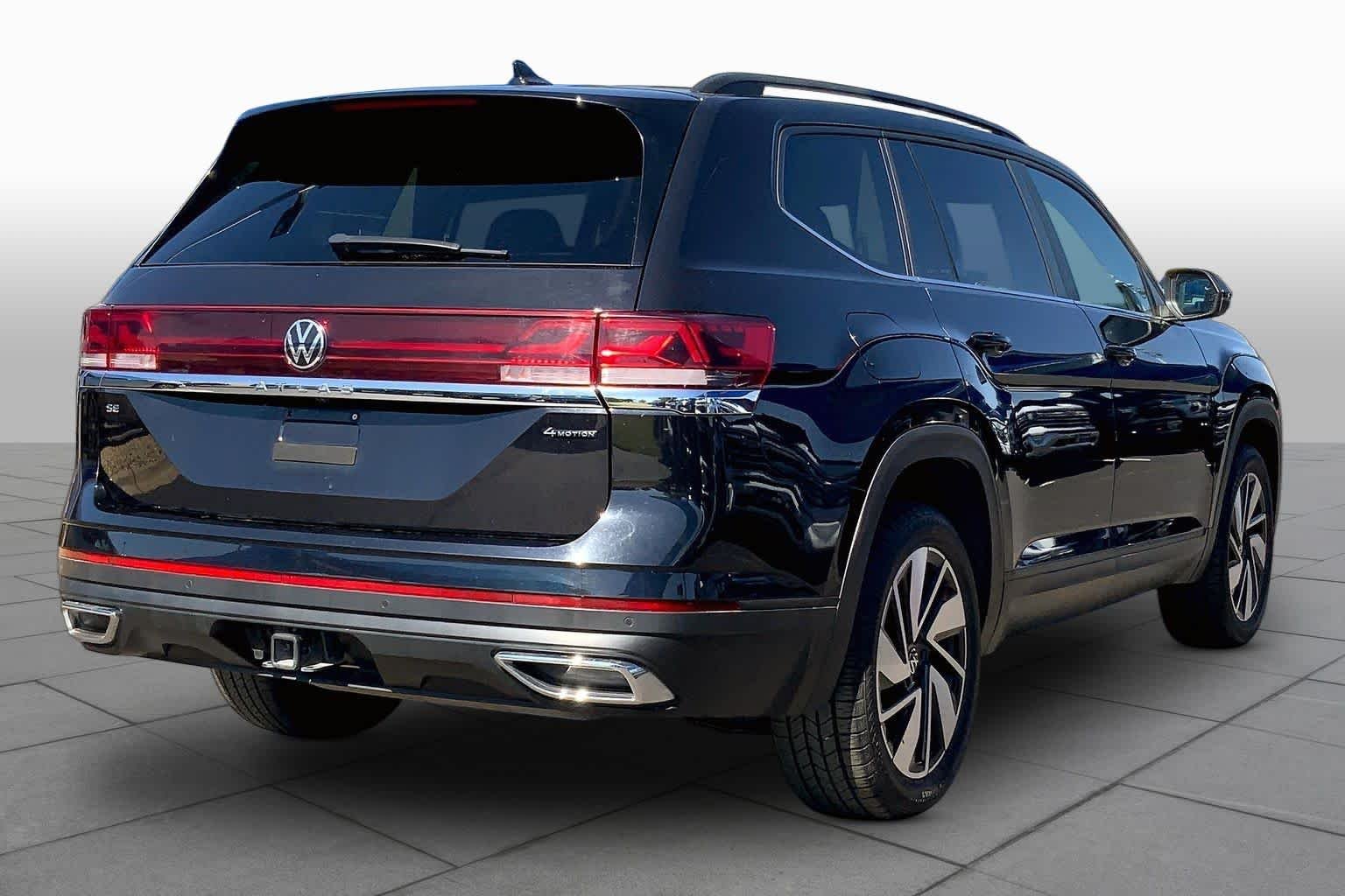 Used 2024 Deep Black Pearl Volkswagen 2.0T SE w/Technology image 13