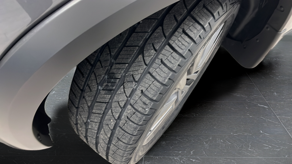 Used 2025 Gun Metallic Nissan SL image 38