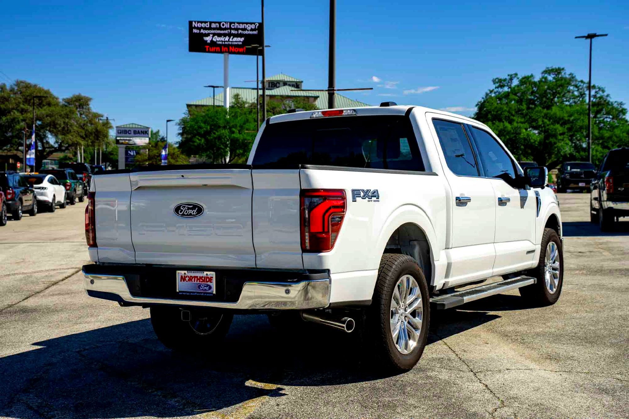 New 2025 Star White Metallic Tri-Coat Ford LARIAT image 4