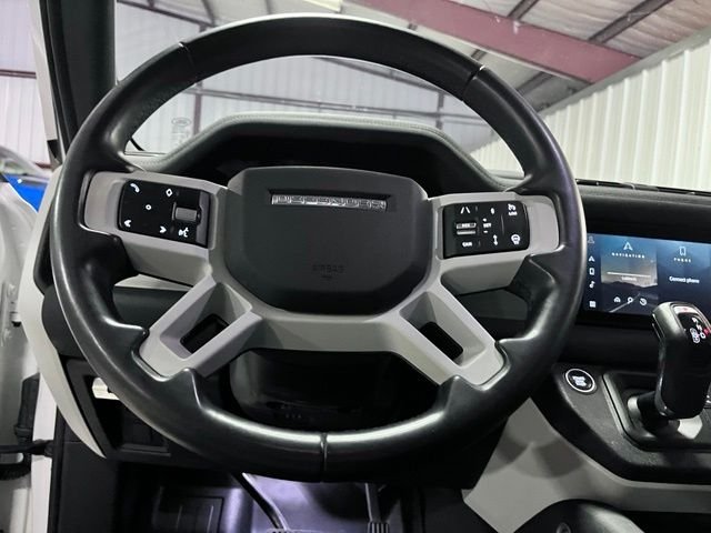 Used 2020 White Land Rover SE image 26
