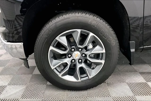 Used 2026 Black Chevrolet LT image 10