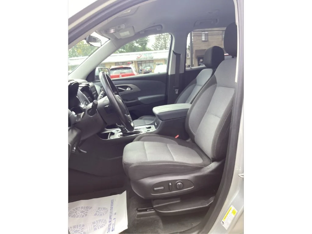 Used 2021 SILVER ICE METALLIC Chevrolet LT Cloth image 9