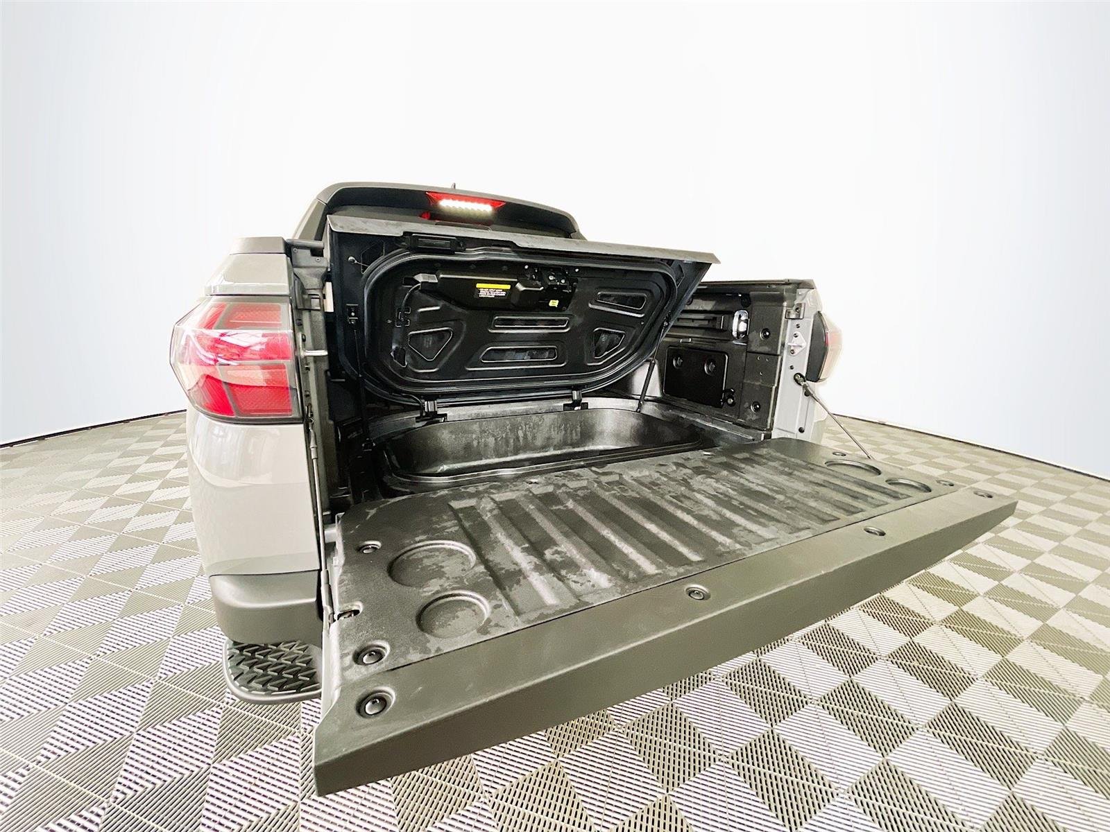 Used 2025 Hampton Gray Hyundai SEL Activity image 35