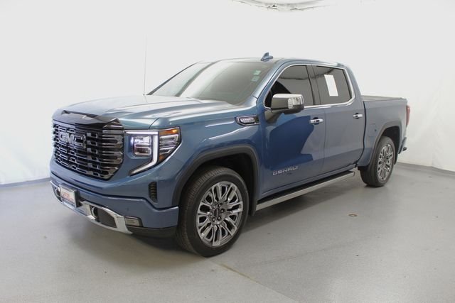 Used 2025 Blue GMC Denali Ultimate image 4