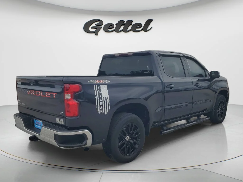 Used 2022 DARK ASH METALLIC Chevrolet LT image 5