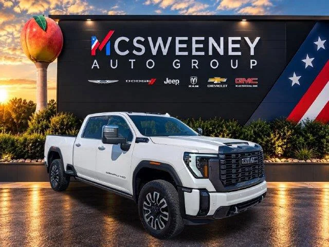 Used 2024 White Frost Tricoat GMC Denali Ultimate image 7