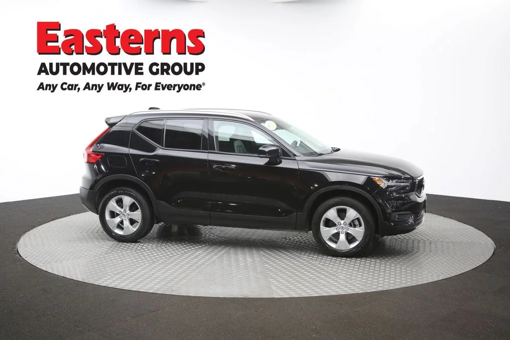 Used 2022 Black Volvo Momentum image 46