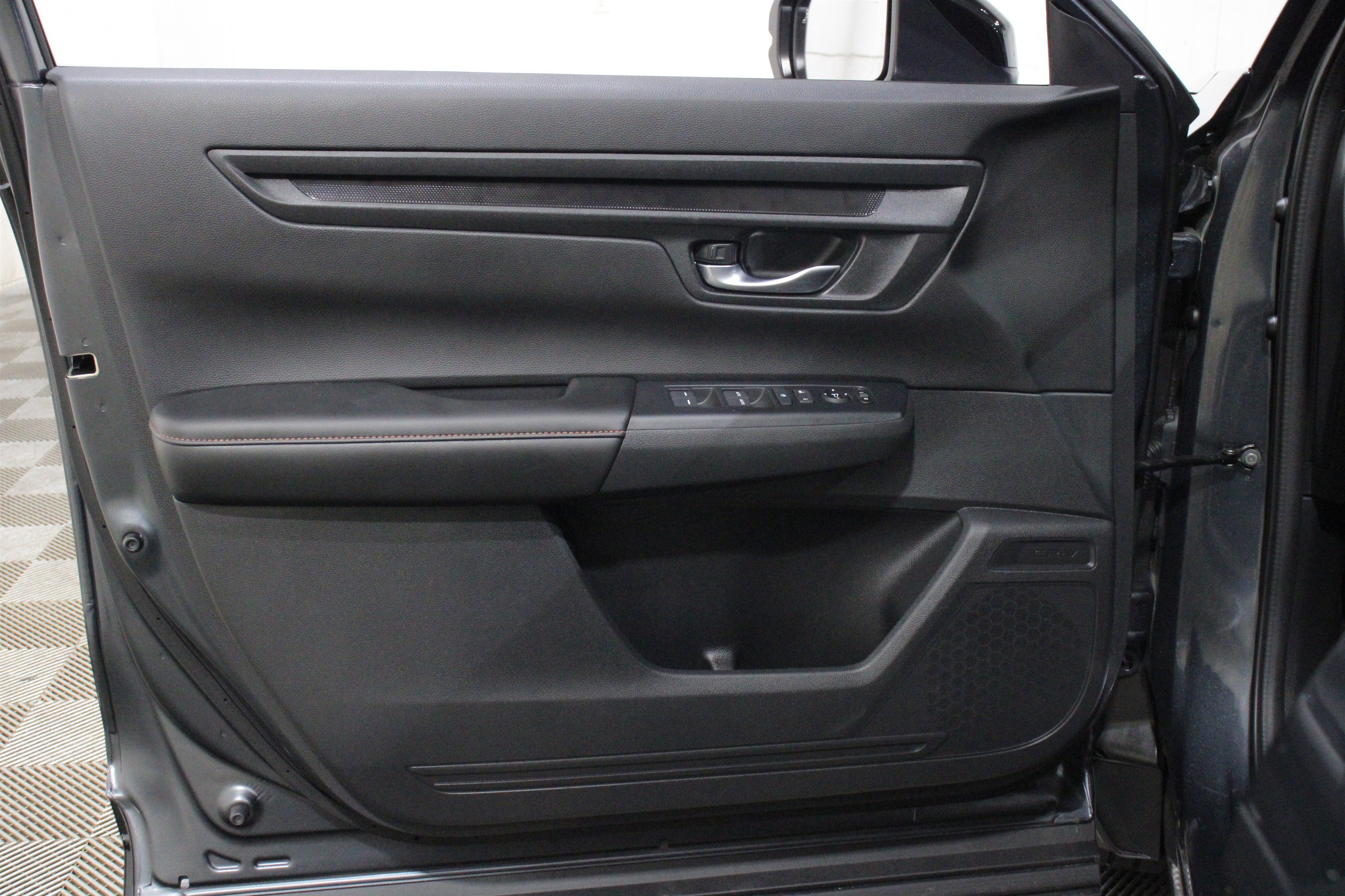 Used 2025 Urban Gray Pearl Honda Sport image 6