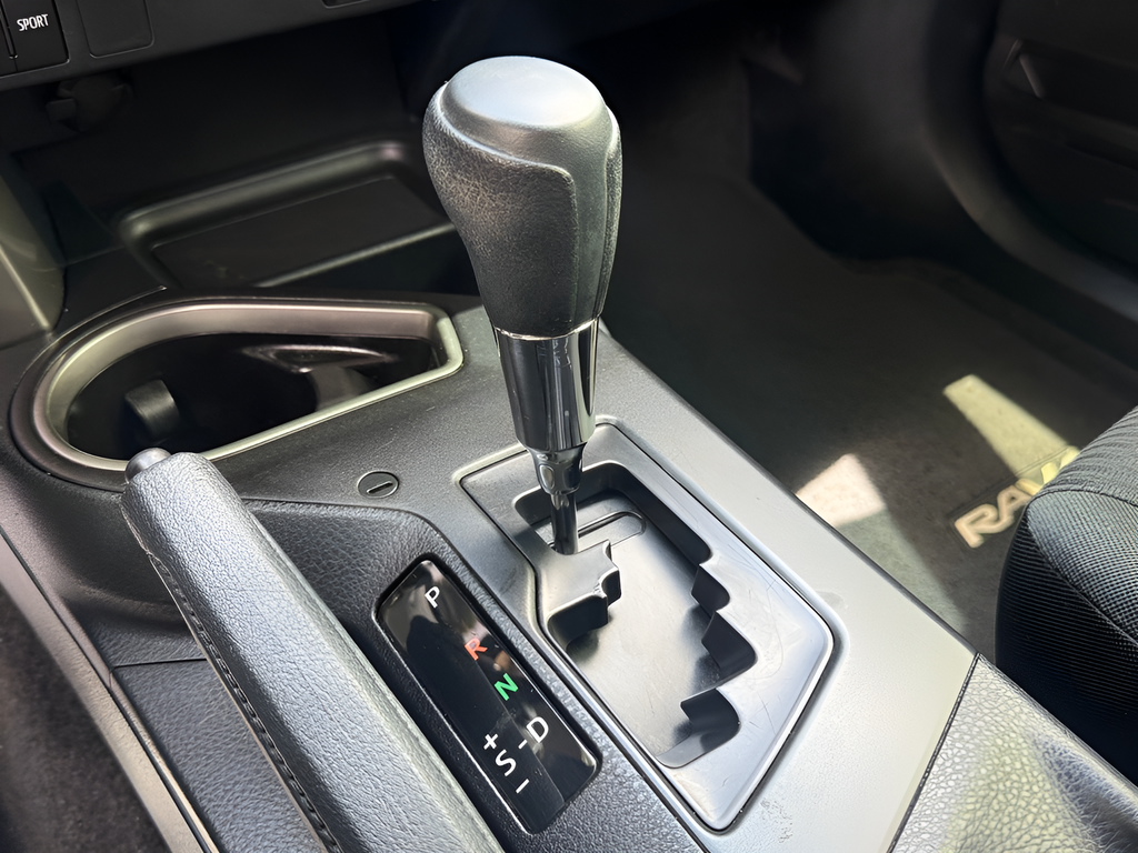 Used 2018 Gray Toyota LE image 24