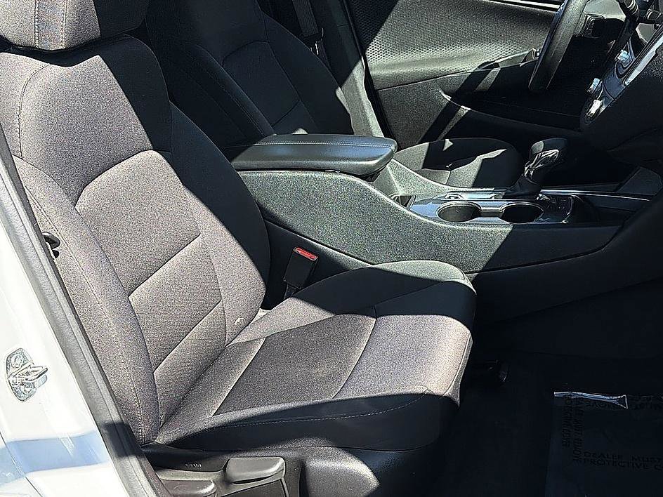 Used 2024 Summit White Chevrolet LT image 22