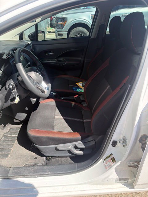 2025 Nissan Versa Sedan SR - Photo 10