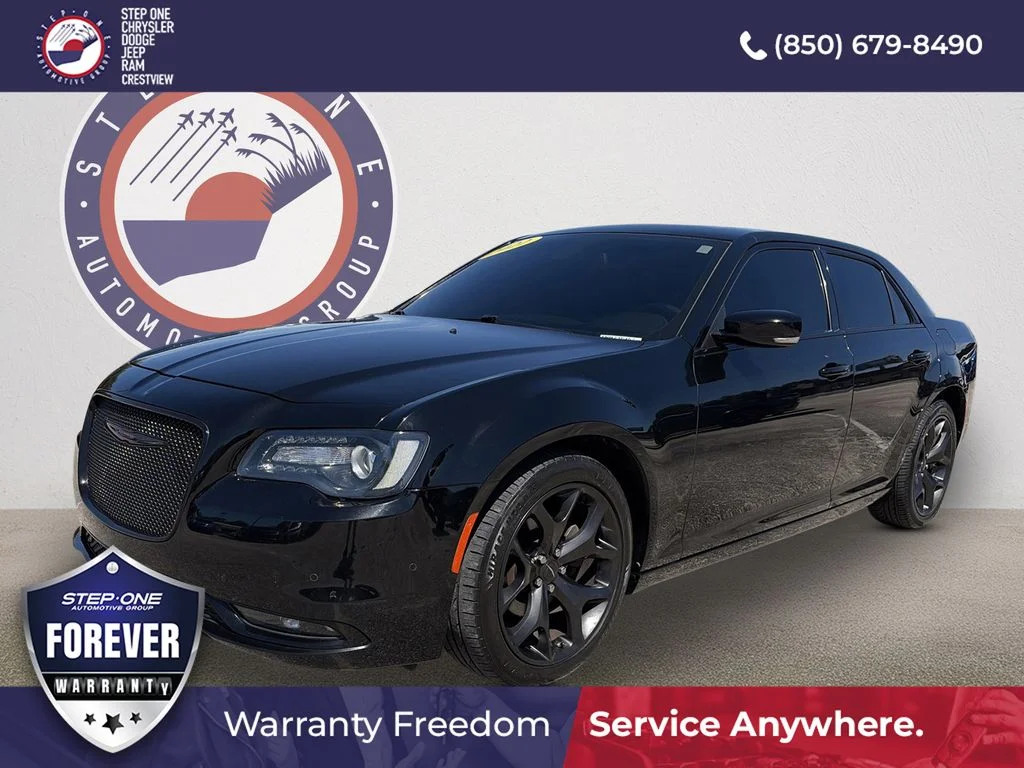 2022 Chrysler 300 S's photo