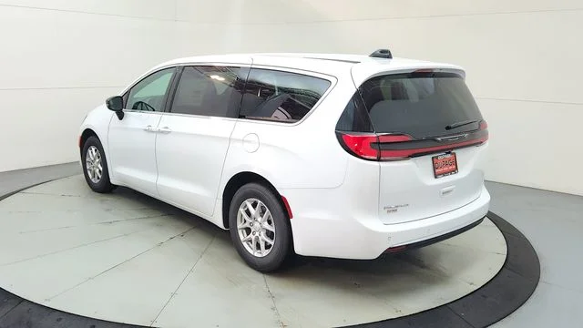 New 2027 Bright White Clear-Coat Exterior Paint Chrysler Select image 7