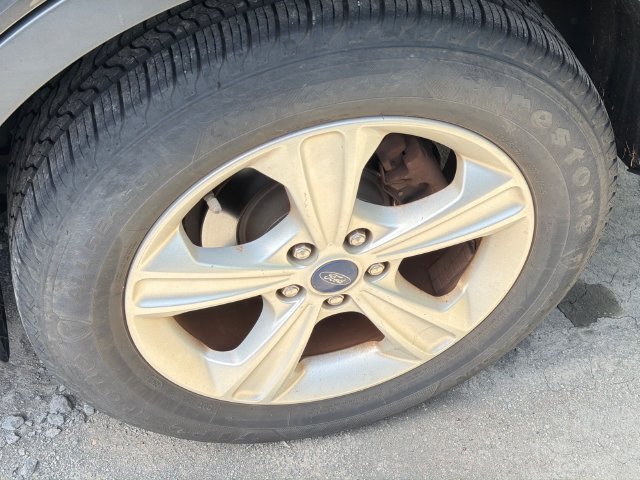Used 2015 Magnetic Ford SE image 7