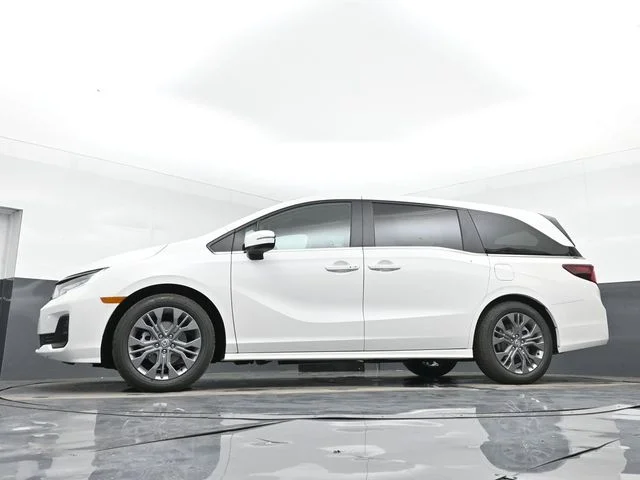 Used 2025 Platinum White Pearl Honda Touring image 53