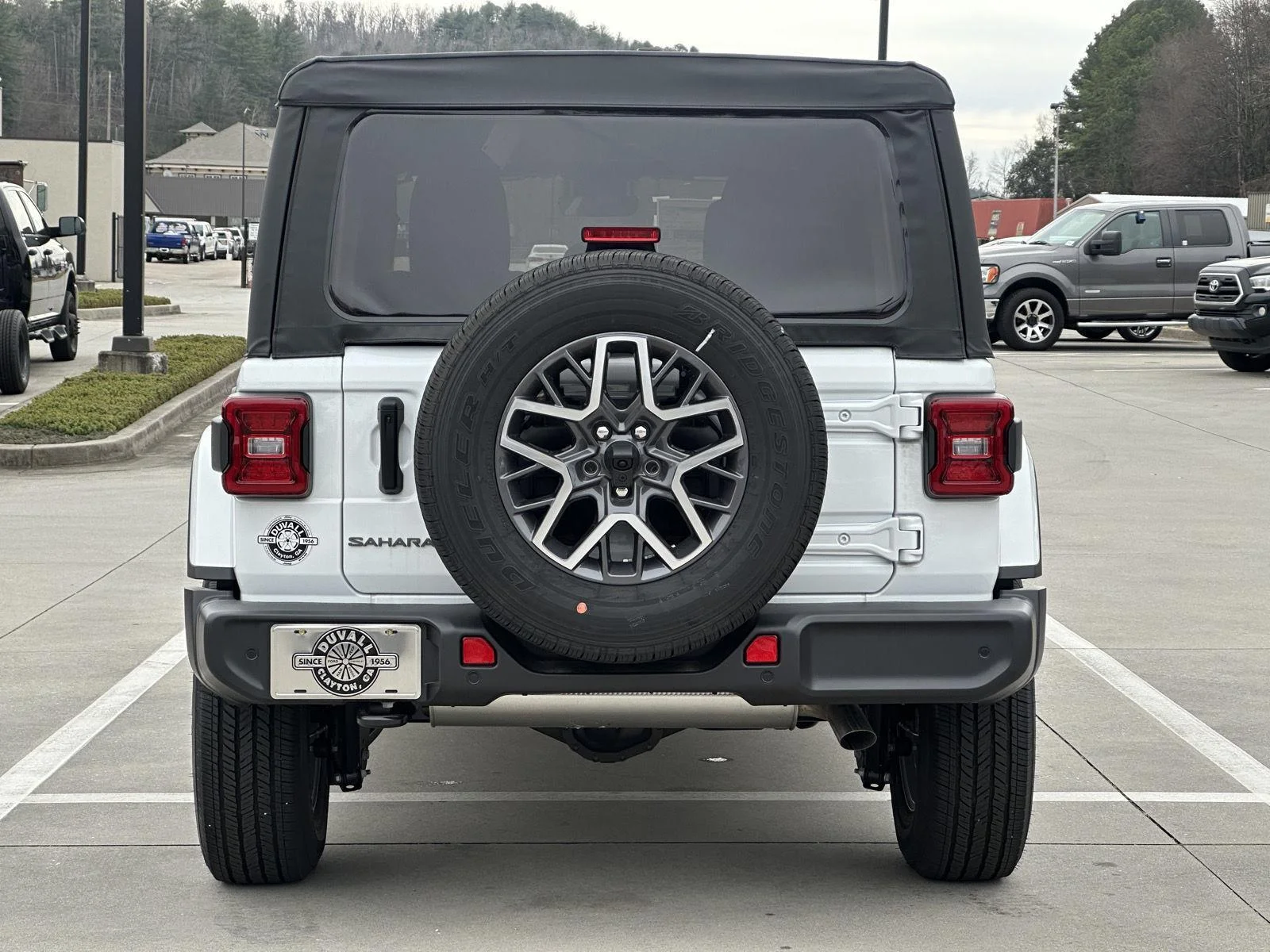 2025 Jeep Wrangler 4-Door Sahara - Photo 6
