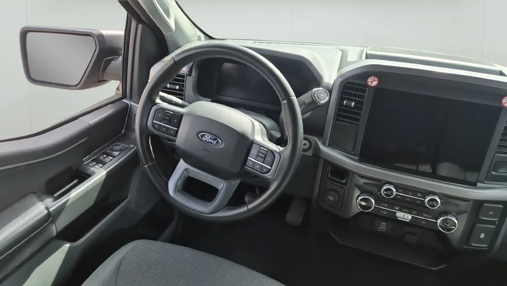 Used 2025 Silver Ford XLT image 10
