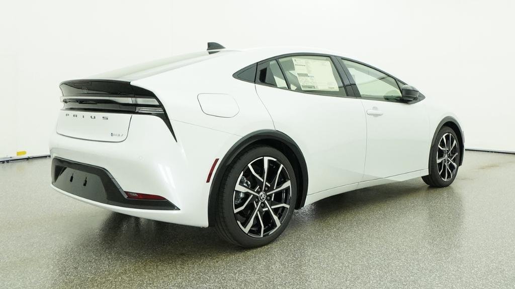 New 2026 Wind Chill Pearl Toyota XSE image 4