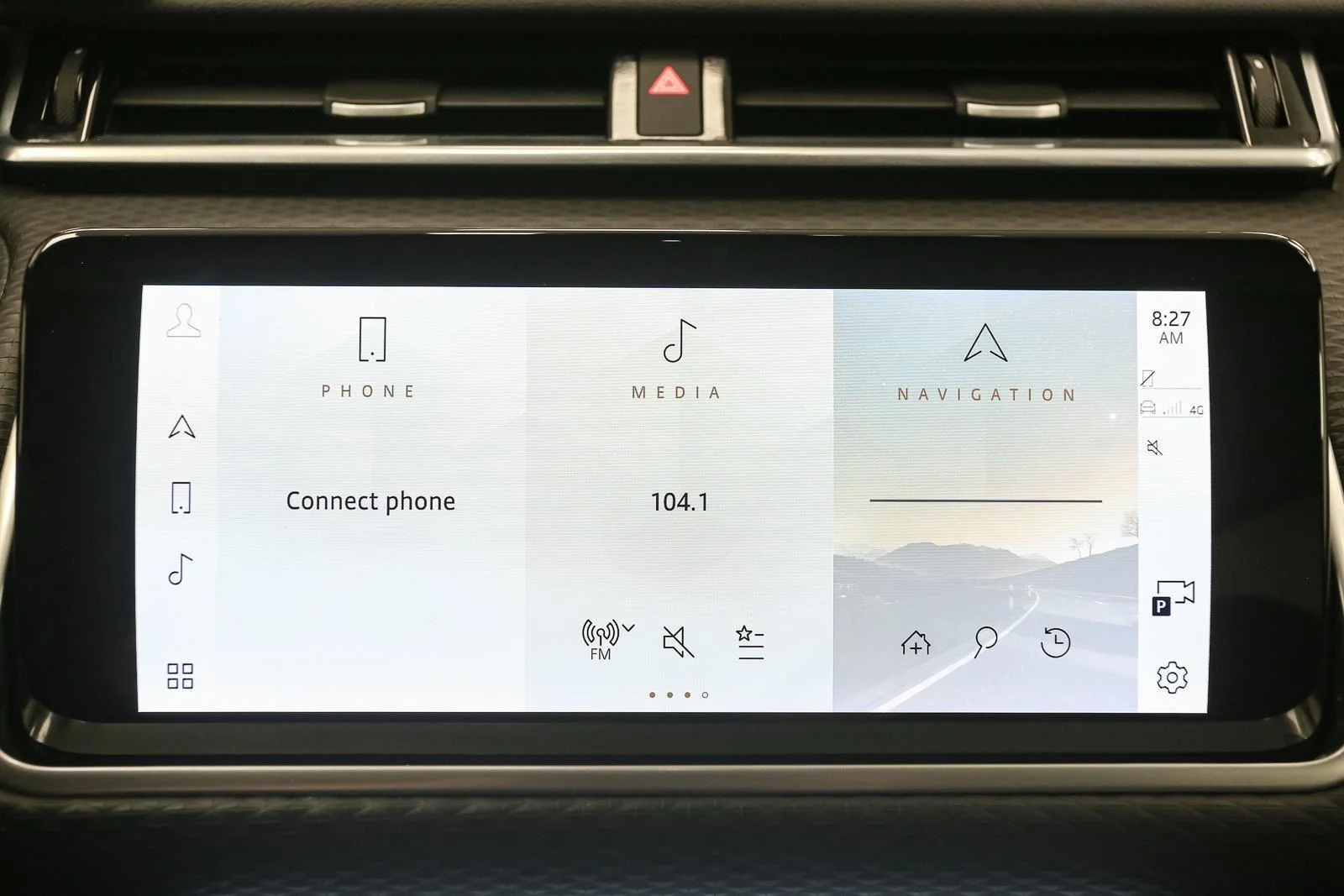 Used 2023 Fuji White Land Rover R-Dynamic S image 25