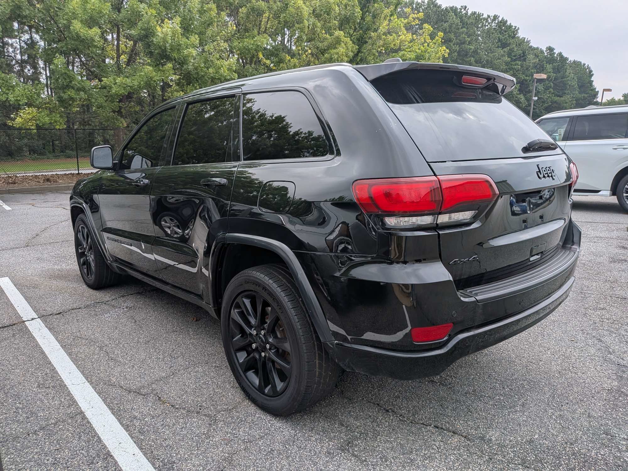 Used 2020 Black Jeep Altitude image 3