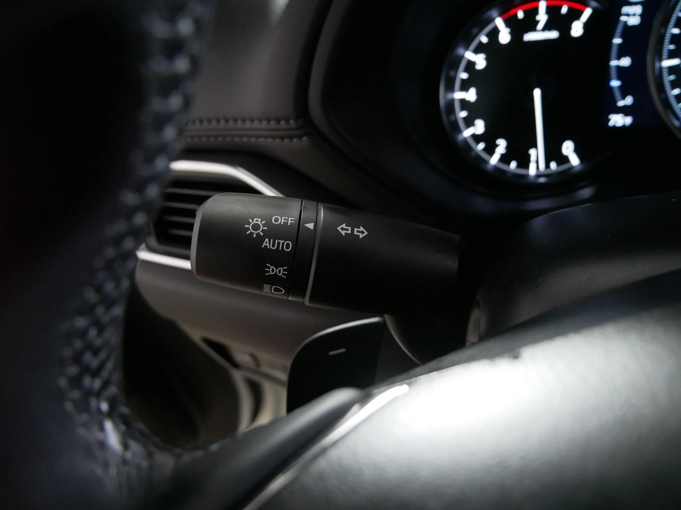 Used 2024 Rhodium White Metallic Mazda 2.5 Turbo Signature image 32