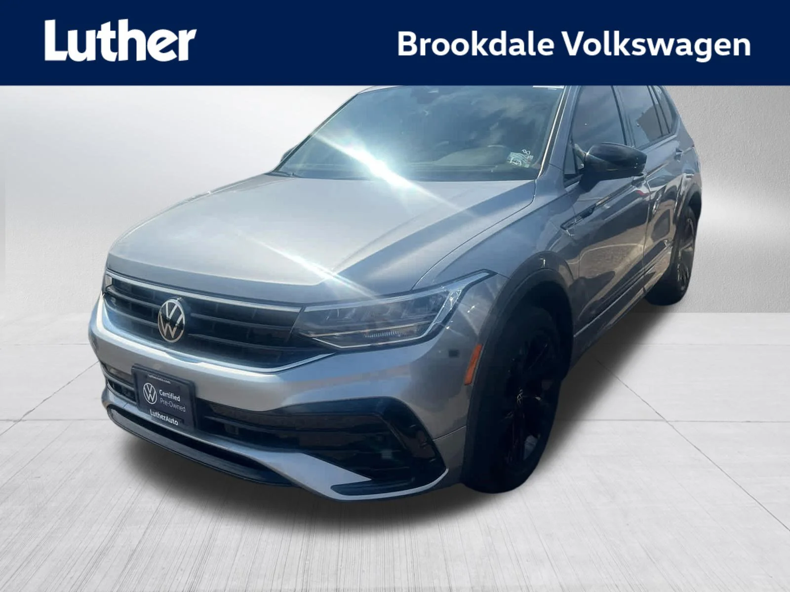 2023 Volkswagen Tiguan 2.0T SE R-Line Black 4Motion's photo