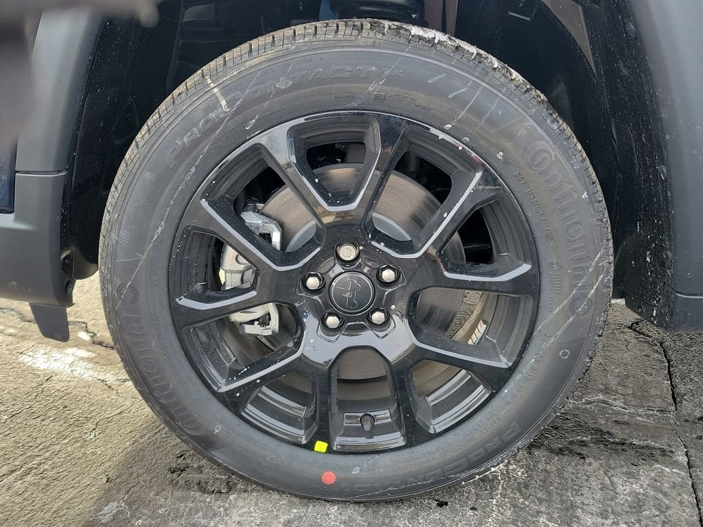 New 2026 Fathom Blue Pearl Coat Jeep Latitude image 28