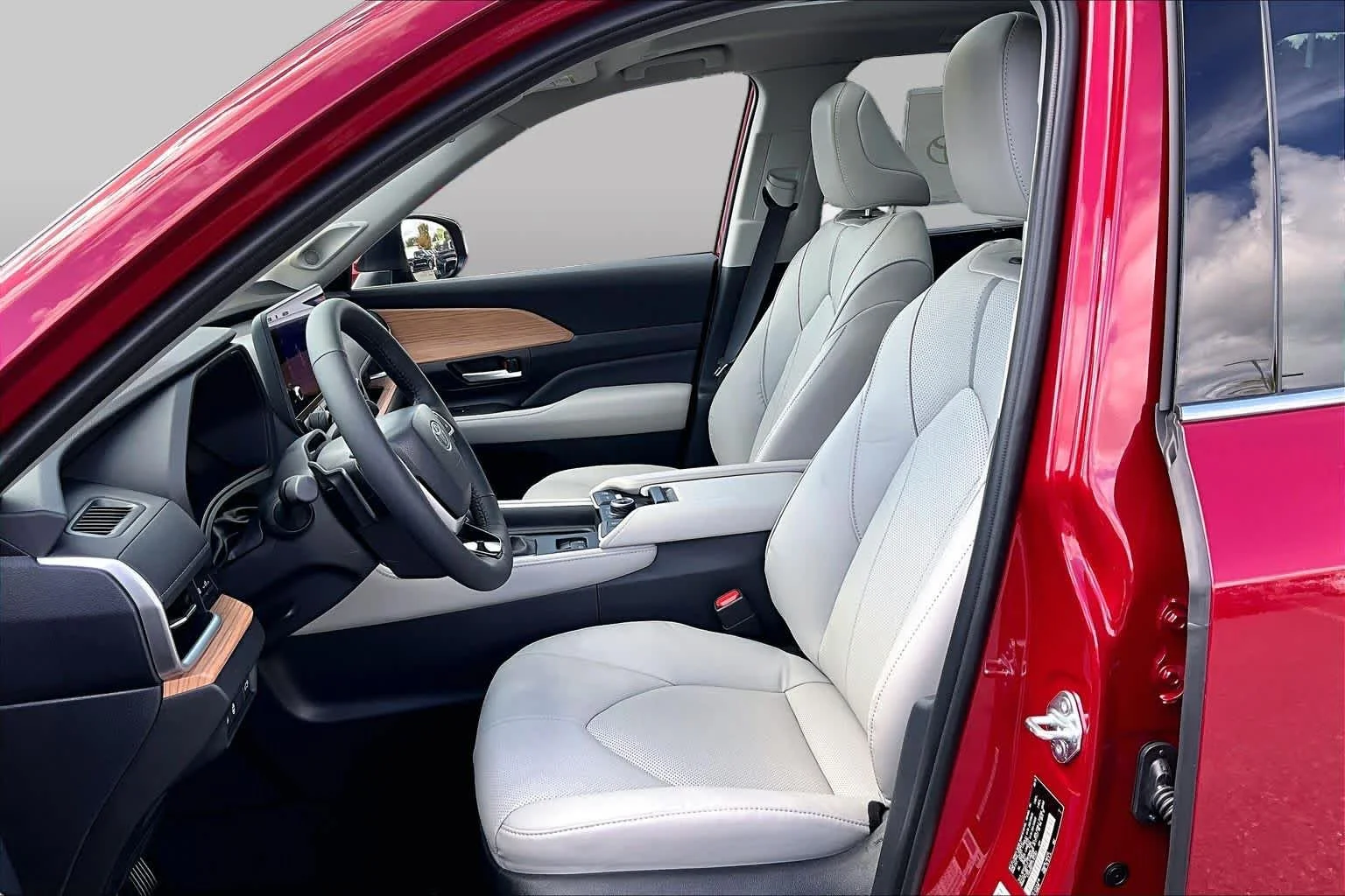 New 2026 Ruby Flare Pearl Toyota Platinum image 9