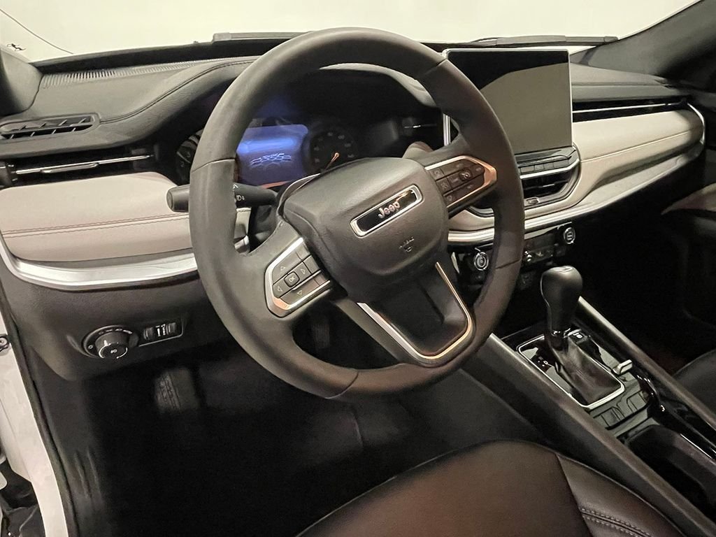 Used 2026 White/off-white Jeep Limited image 20