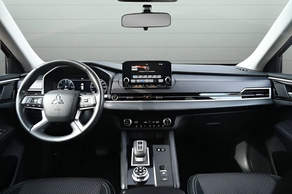 Used 2024 Red Mitsubishi ES image 20