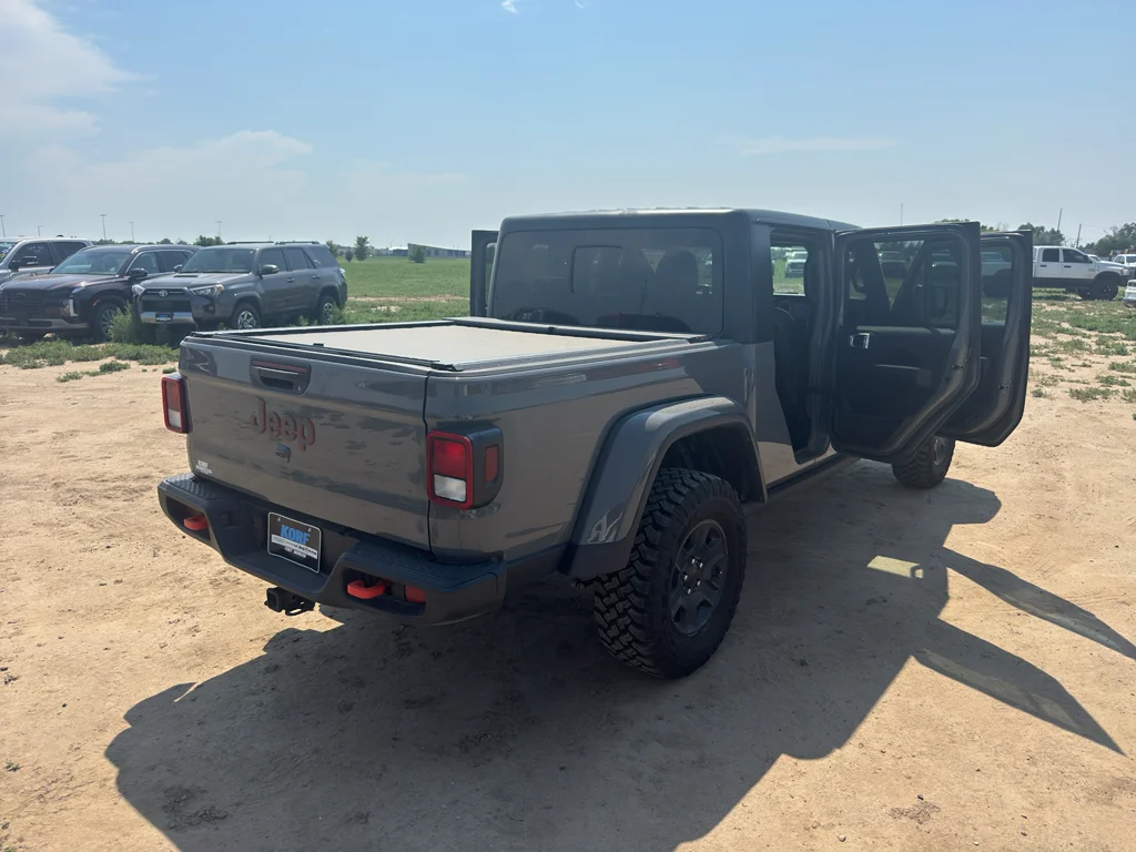 Used 2022 Sting-Gray Clearcoat Jeep Mojave image 24